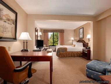Hotel La Quinta & By Wyndham 3*