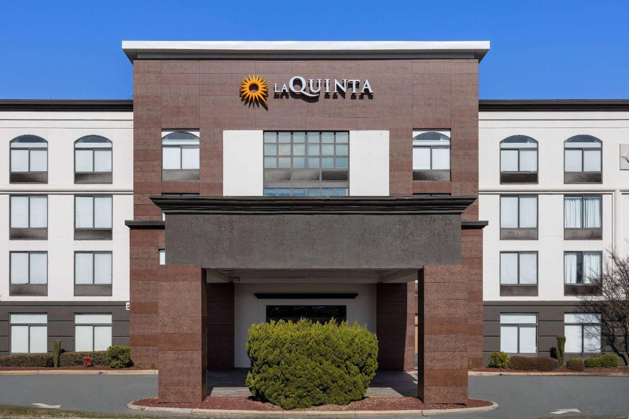 La Quinta & By Wyndham Hotel