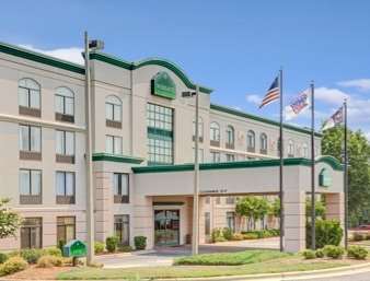 La Quinta & By Wyndham Hotel 3*