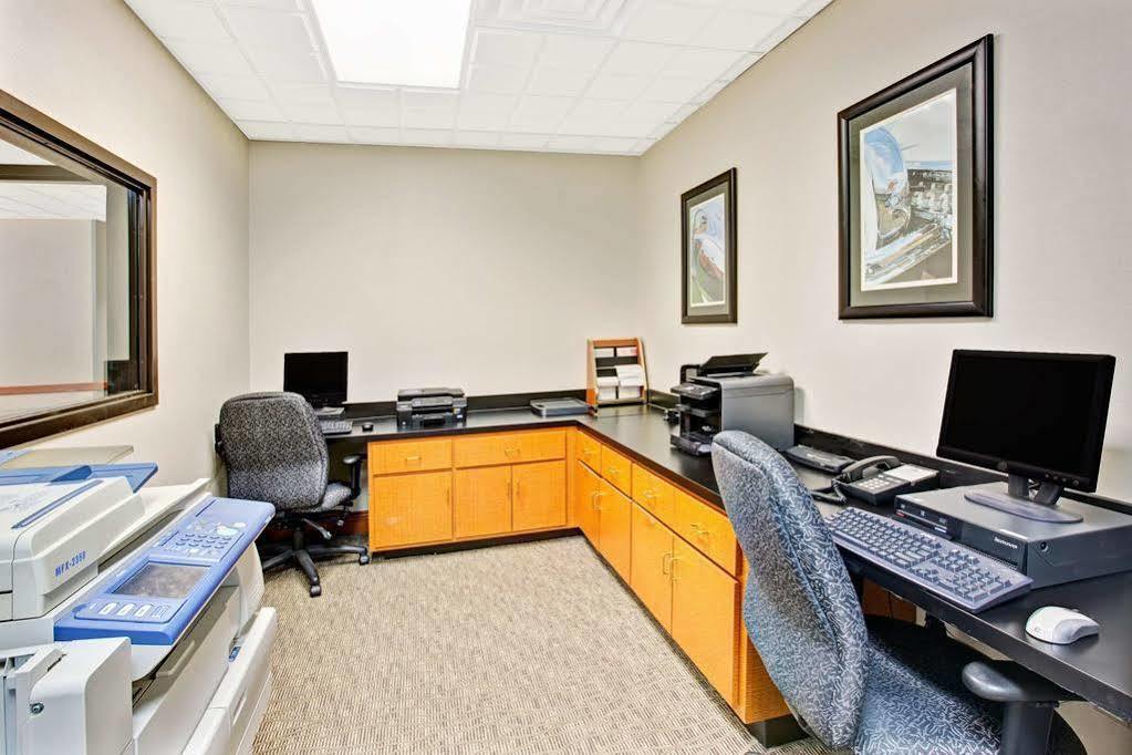 La Quinta & By Wyndham Hotel 3*