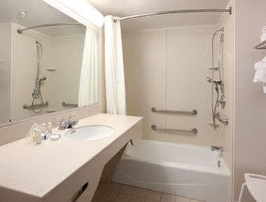 La Quinta & By Wyndham Hotel 3*