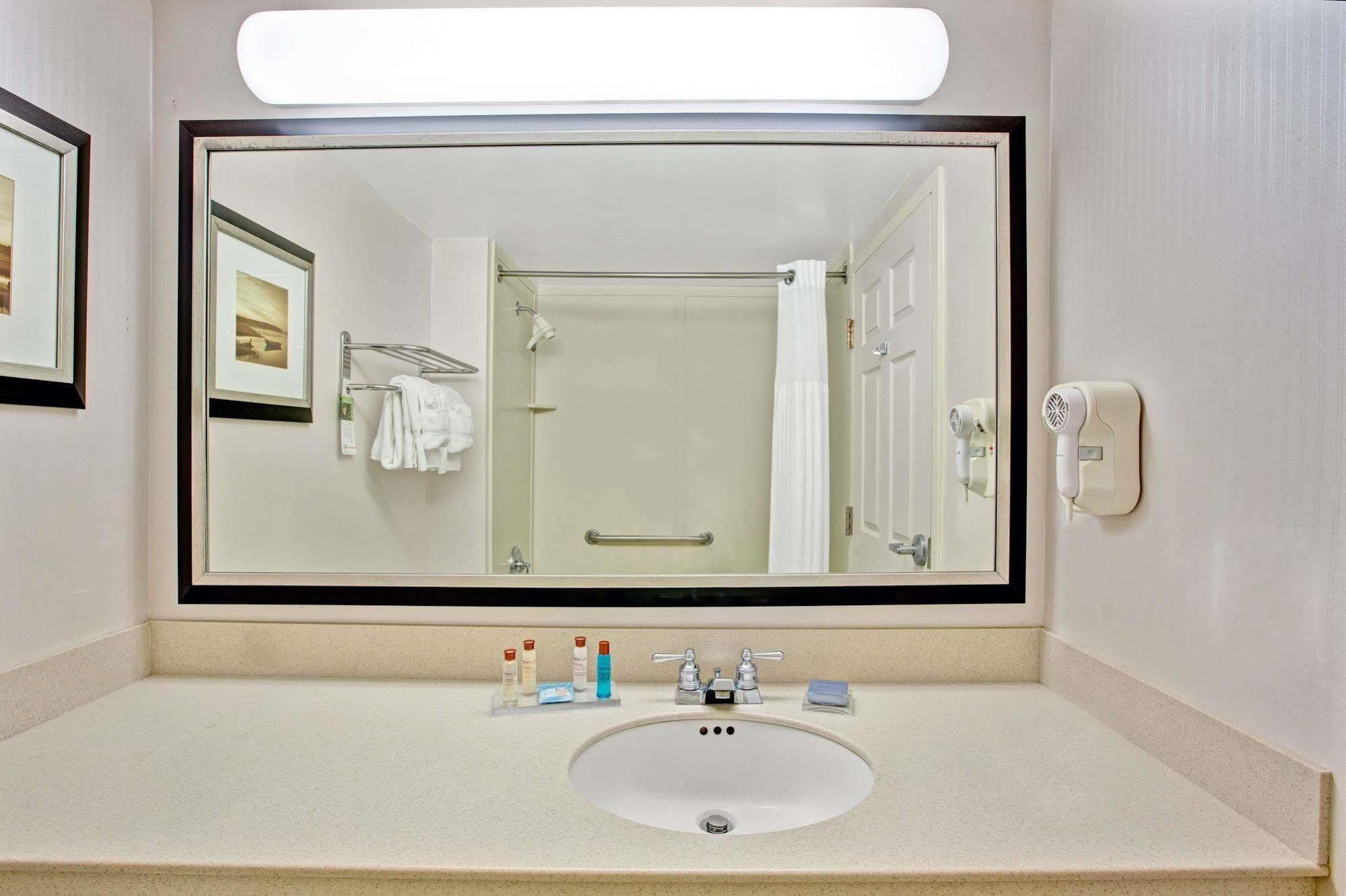 La Quinta & By Wyndham Hotel 3*