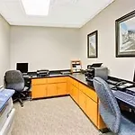 La Quinta Inn & Suites By Wyndham Mooresville 